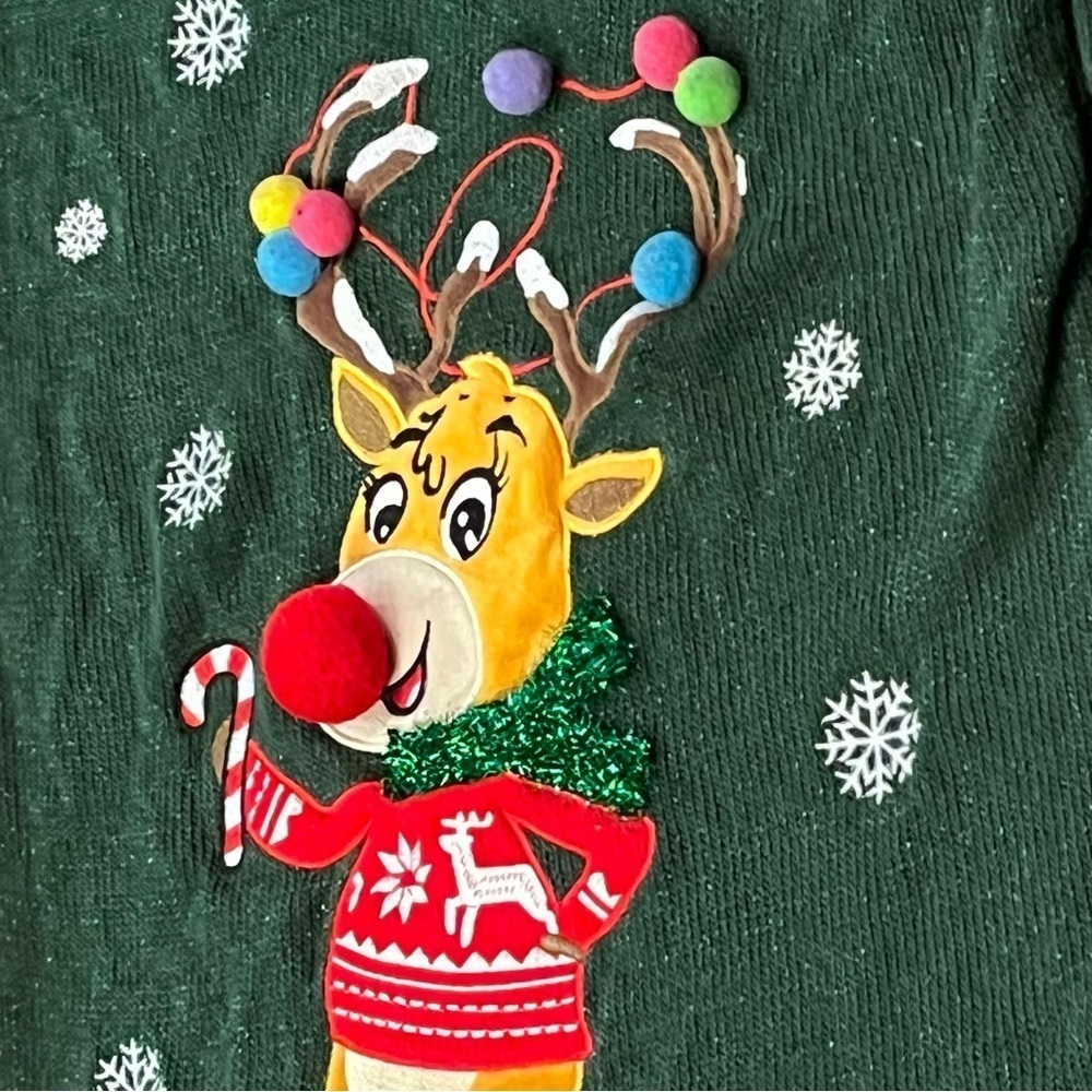 Green Christmas Sweater Women's Size M Rudolph Reindeer Red Nose Poms Snowflakes - Picture 10 of 13